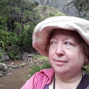 Meet your Posher, Debbie